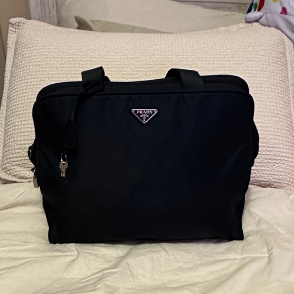 Prada Black/Navy Bleu  Nylon Shoulder Bag with original Lock and Keys - Picture 1 of 14